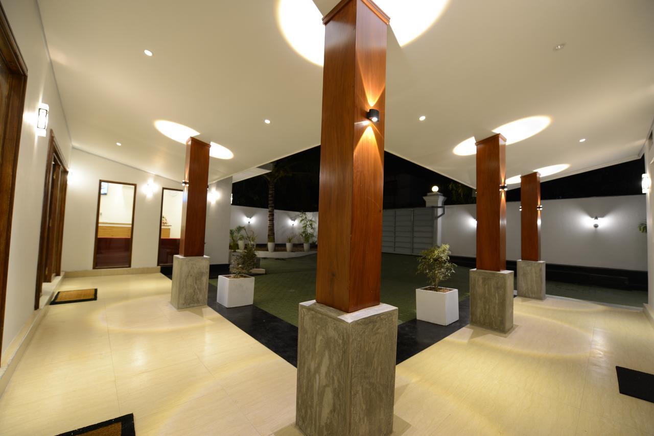 Diva Villa Airport Transit Hotel Katunayaka Buitenkant foto
